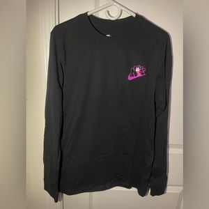 Received as a gift and never got to wear it and overall it just isn’t my style